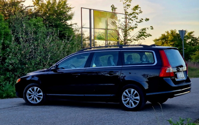 Volvo V70 cena 26900 przebieg: 299999, rok produkcji 2010 z Szczytna małe 352